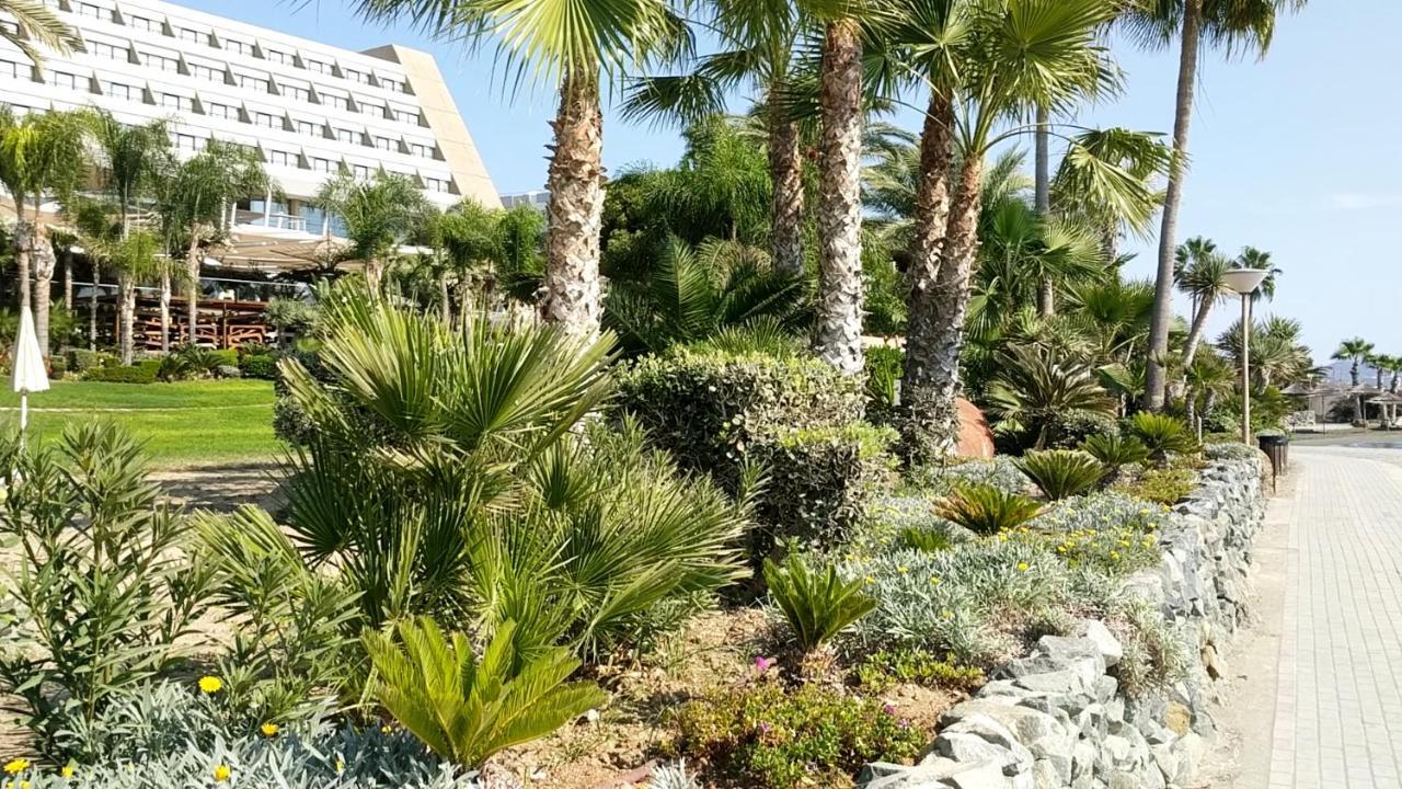 Fantastic 1 Bed Apartment By The Sea Opposite 4 Seasons Limassol Ngoại thất bức ảnh