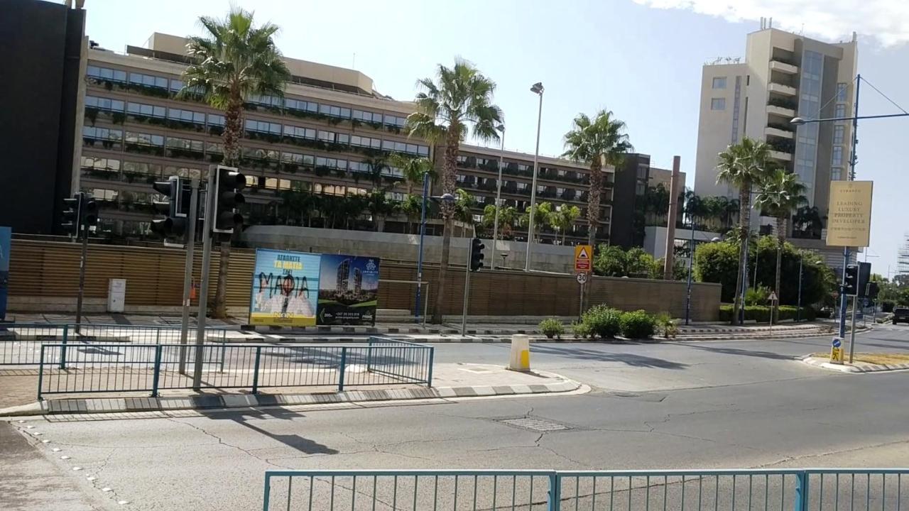Fantastic 1 Bed Apartment By The Sea Opposite 4 Seasons Limassol Ngoại thất bức ảnh